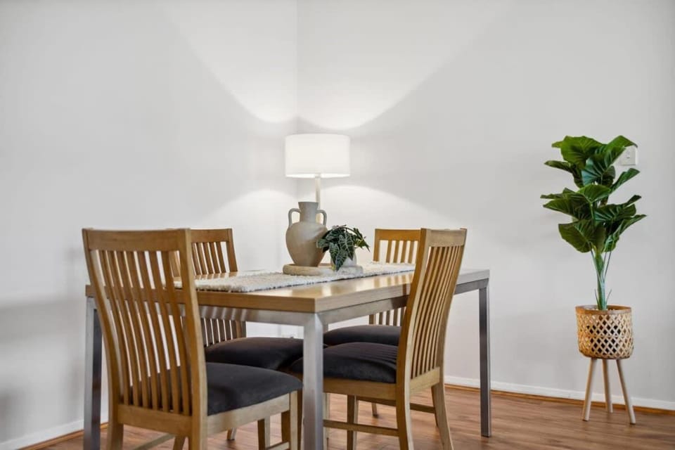 Perth Prime Located 2BDR 1PRK Apartment in Perth