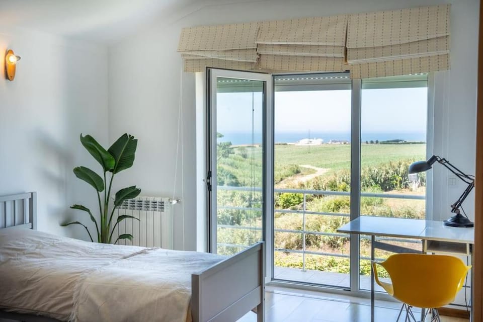 Retreat Centre with seaviews, near surf and golf Villa in Peniche