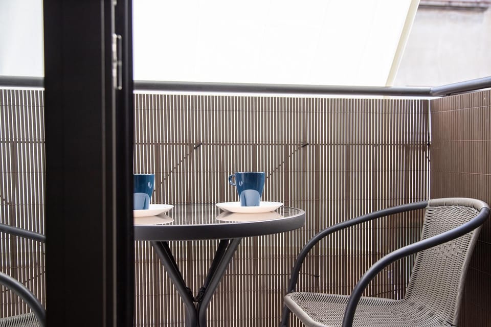 StayCampNou 1BR with Balcony Apartment in L'Hospitalet de Llobregat