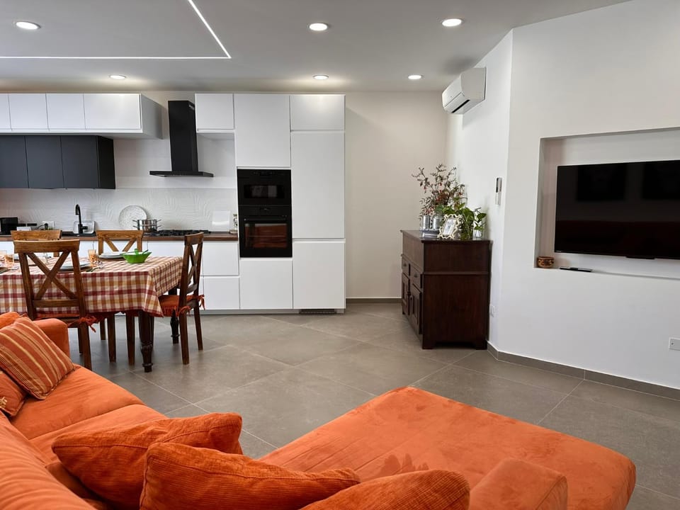 TV and multimedia, Kitchen or kitchenette, Living room