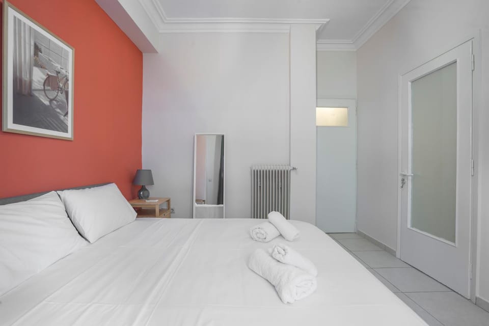 Bedroom, towels