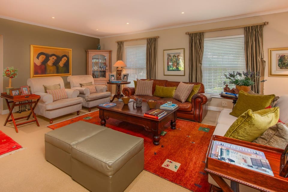 Beautiful country house set in lush garden Villa in Western Cape