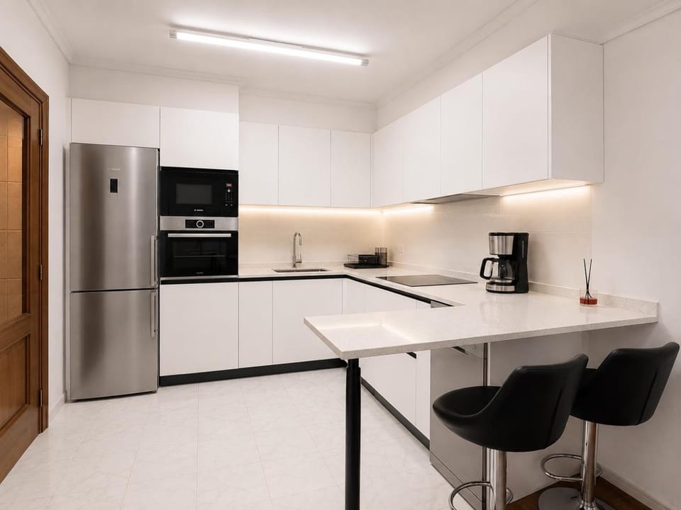 Coffee/tea facilities, Kitchen or kitchenette, dishwasher, microwave, oven, stove, toaster, washing machine