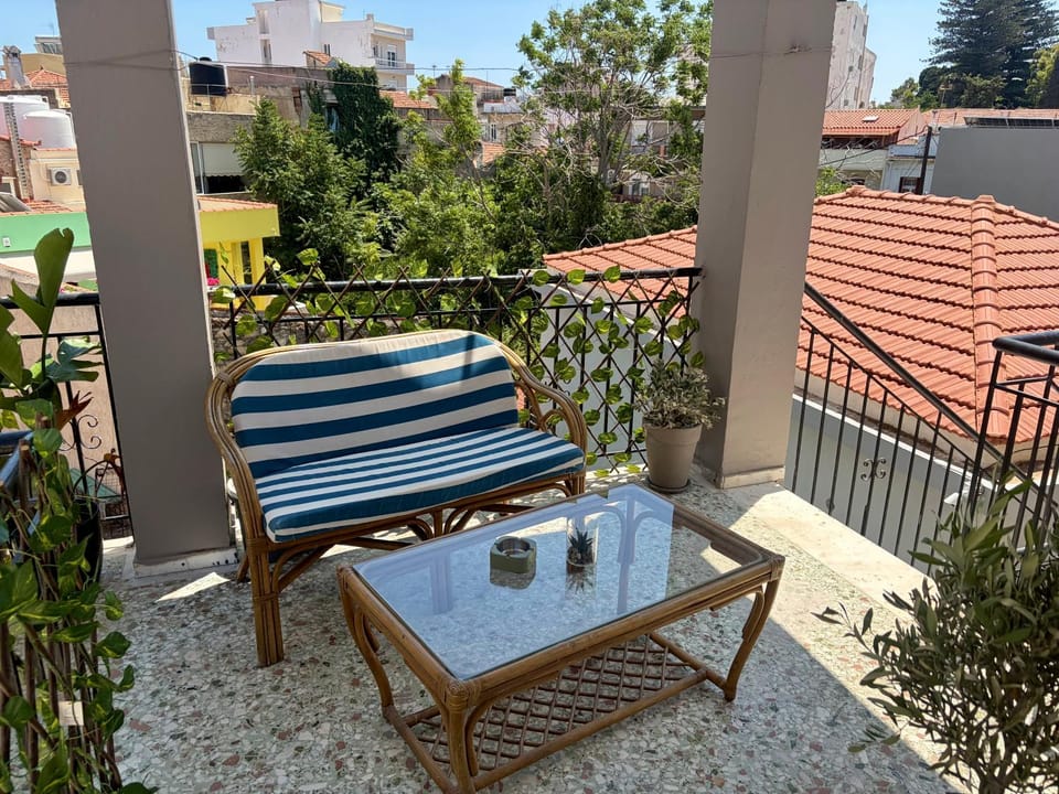Modern Greek Apartment 2nd Floor Apartment in Decentralized Administration of the Aegean