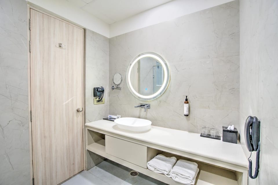 Bathroom, towels