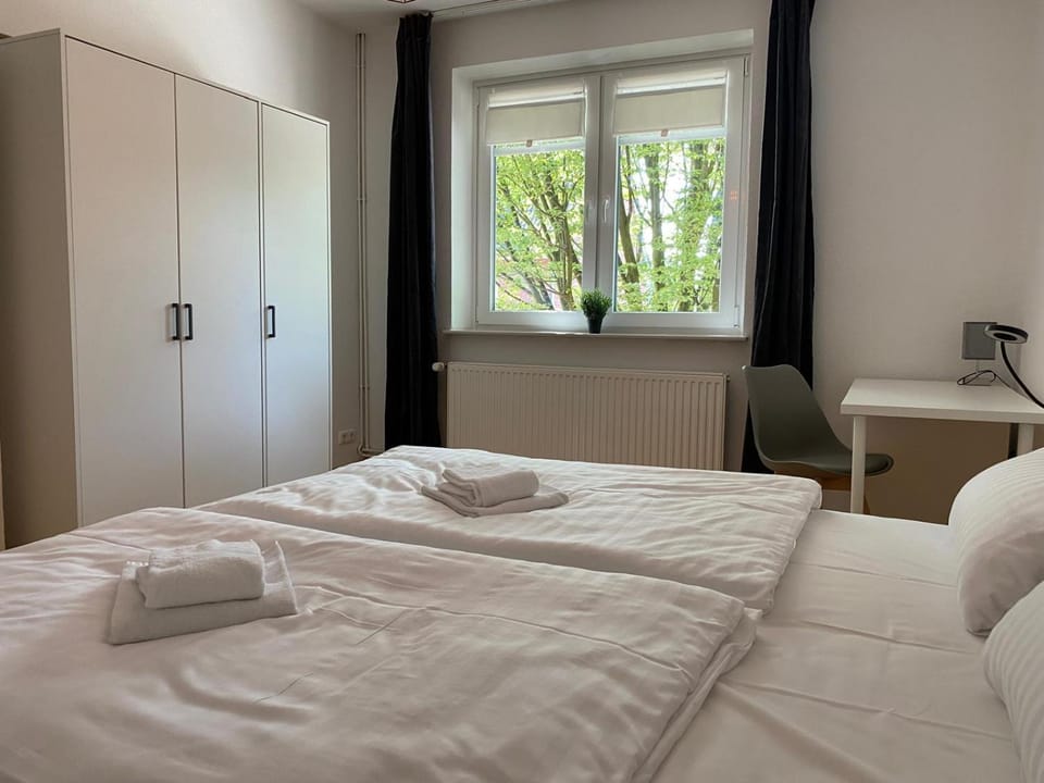 Photo of the whole room, Bedroom, towels, wardrobe