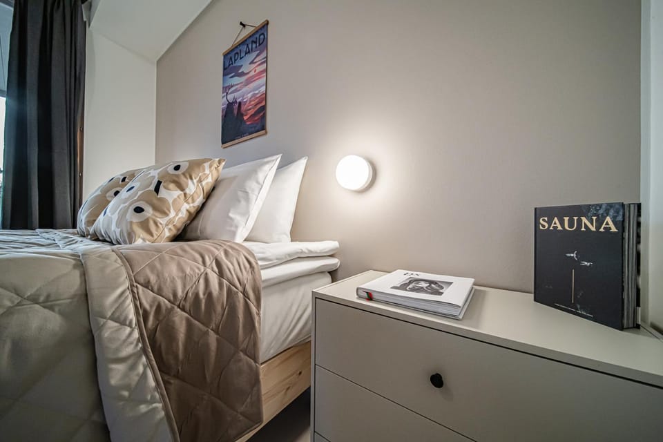 Bed, Bedroom, heating, internet, towels