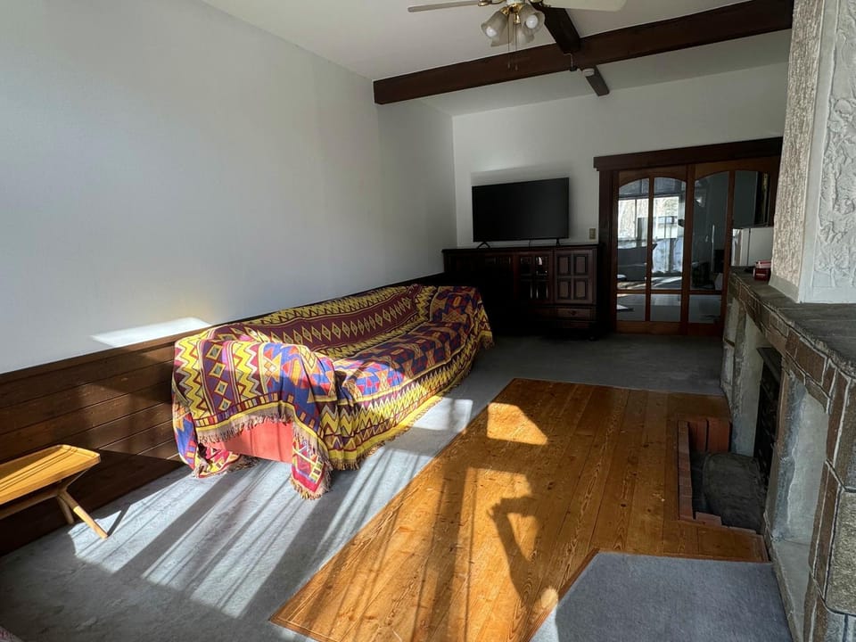 Communal lounge/ TV room, Living room