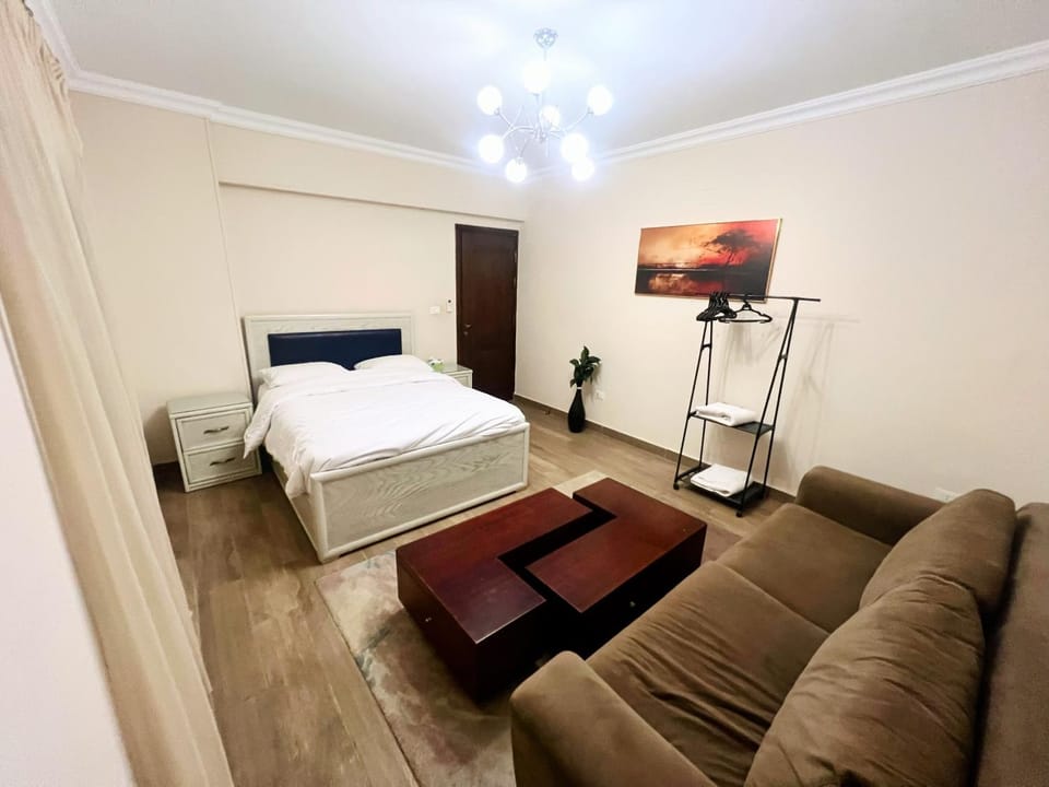 Bed, Photo of the whole room, Seating area, Bedroom