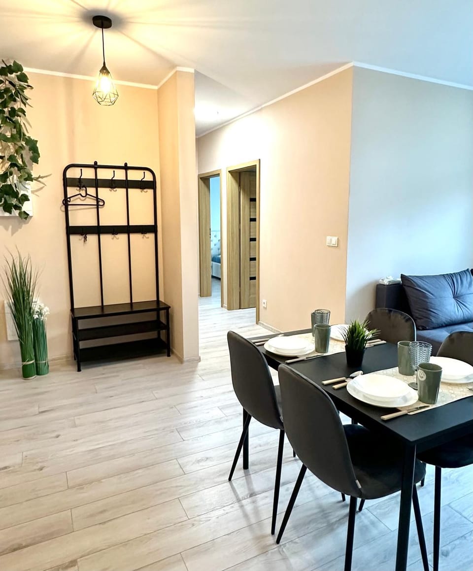 Facade/entrance, Seating area, Dining area