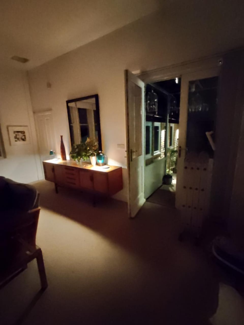 Living room, Inner courtyard view