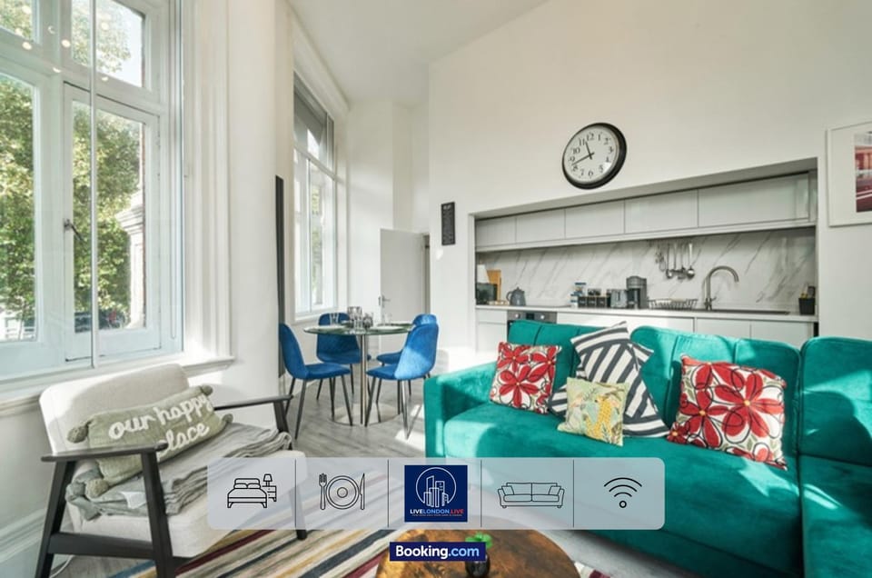 Kitchen or kitchenette, Living room, Dining area