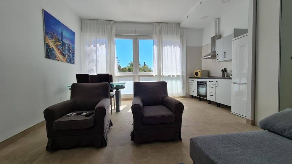 Kitchen or kitchenette, Living room, Dining area