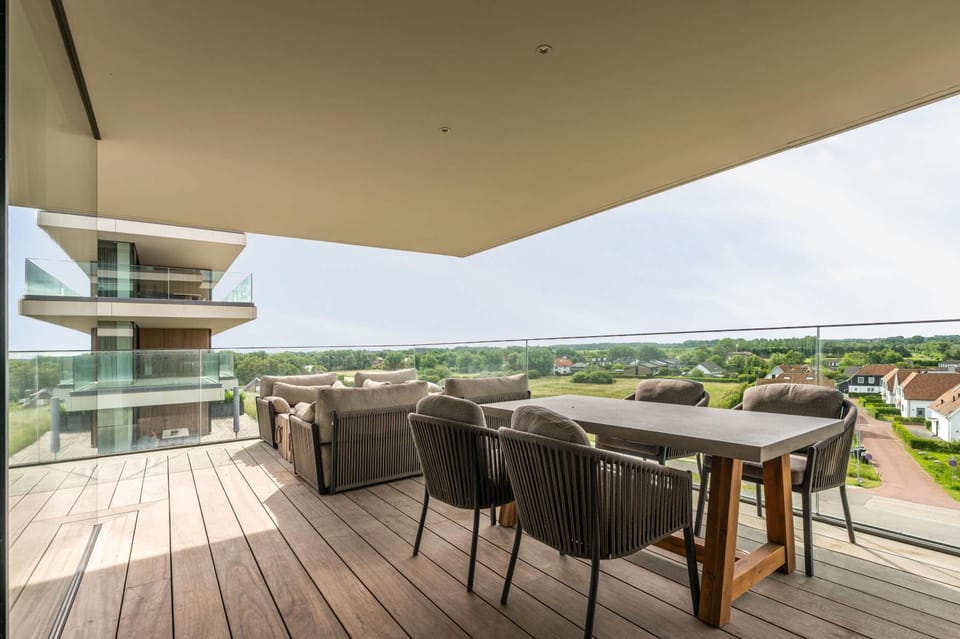 Natural landscape, View (from property/room), Balcony/Terrace, Seating area, Dining area