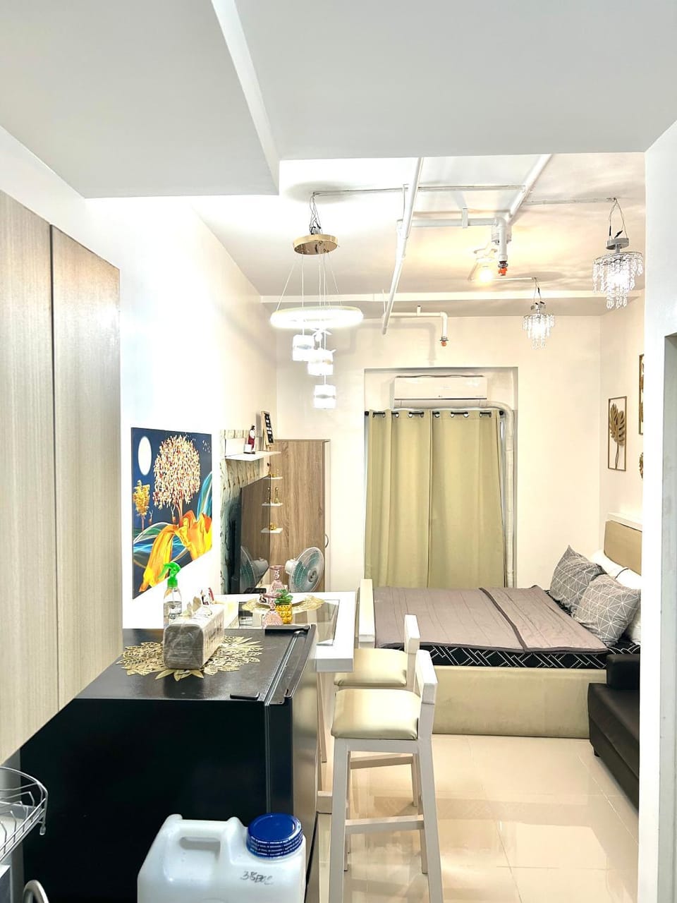 Paradise Point Staycation Hostel in Quezon City