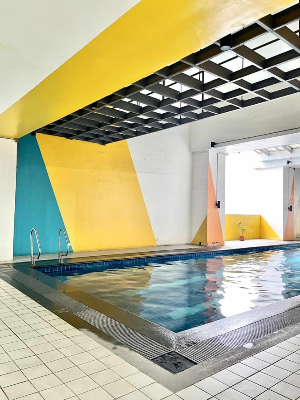 Paradise Point Staycation Hostel in Quezon City