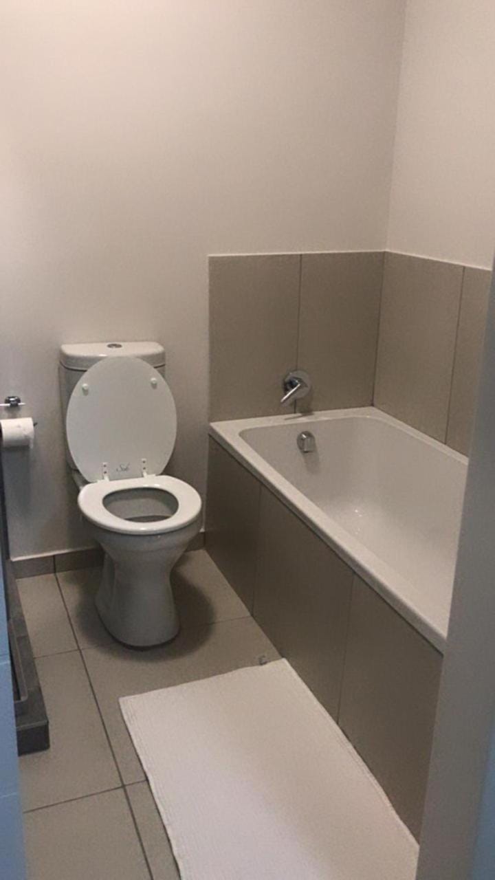 Toilet, Bath