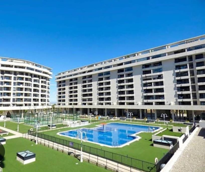 Swimming pool