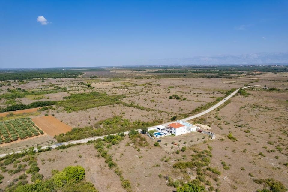 Villa Kotari in Zemunik Gornji - Haus für 10-12 Personen Villa in Zadar County