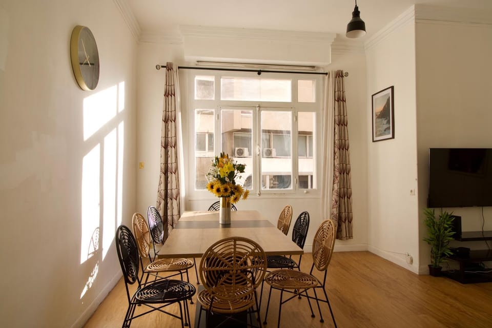 Grand appartement idéalement placé près du stade Vélodrome Apartment in Marseille