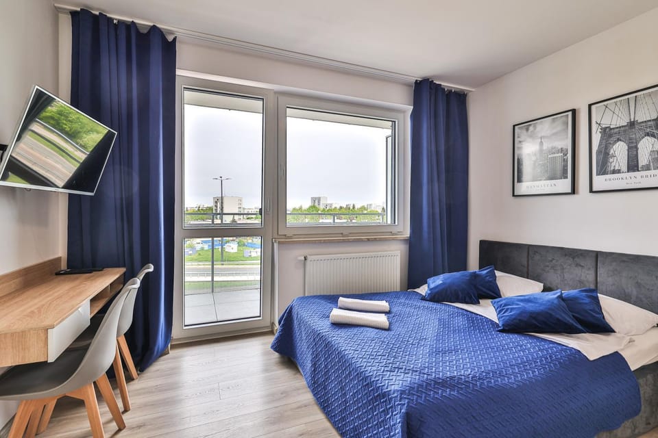 Bed, Photo of the whole room, Seating area