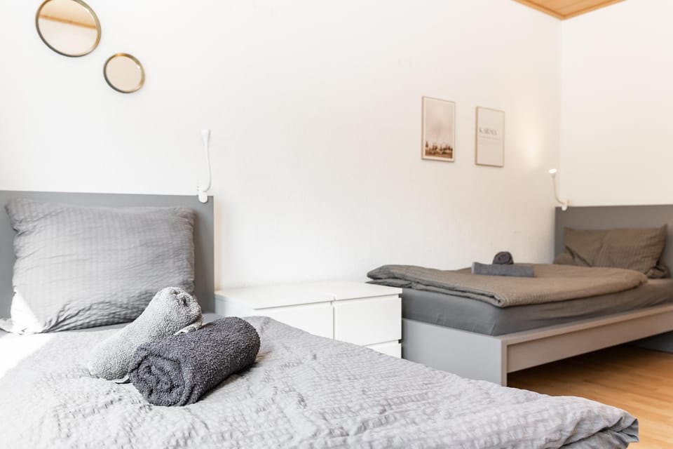 Bed, Photo of the whole room, Bedroom, towels