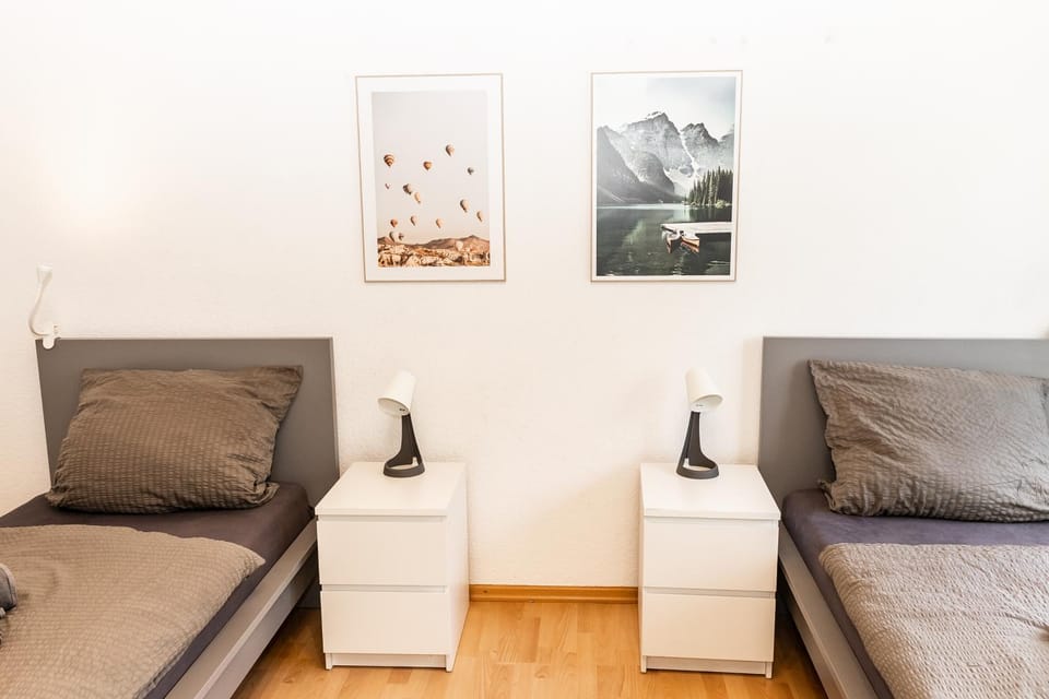 Photo of the whole room, Bedroom