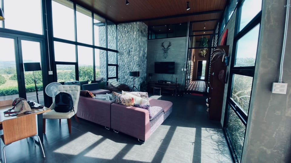TV and multimedia, Seating area