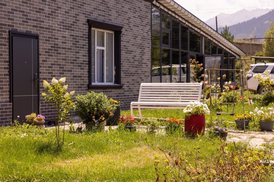 Property building, Spring, Natural landscape, Garden, Garden view, Mountain view