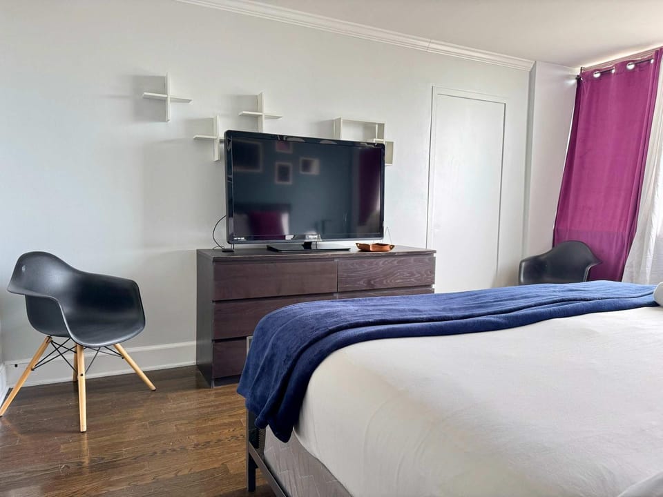 Bed, Photo of the whole room, Bedroom, wardrobe