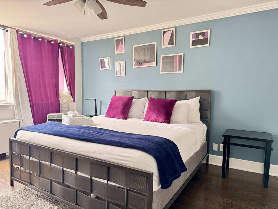 Bed, Photo of the whole room, Bedroom