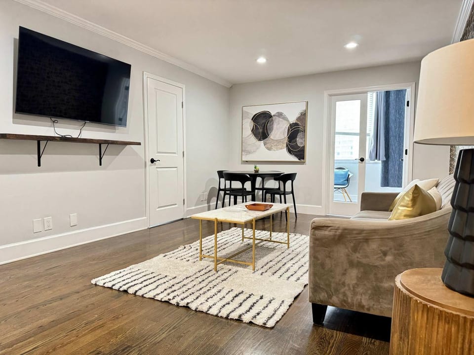 TV and multimedia, Living room, Dining area