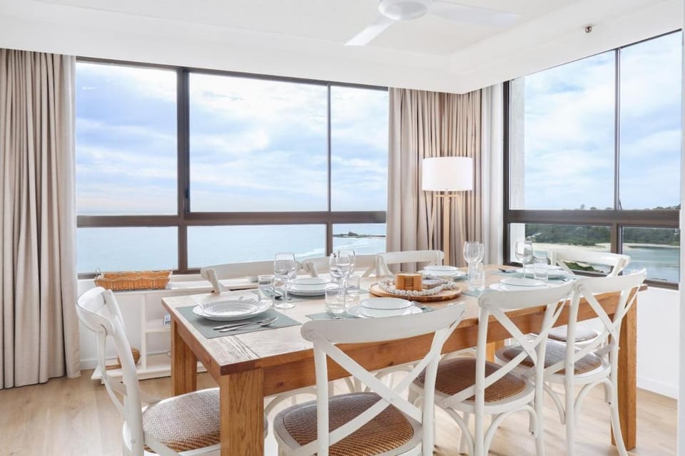 Royal Palms Uninterrupted Views Apartment in Palm Beach
