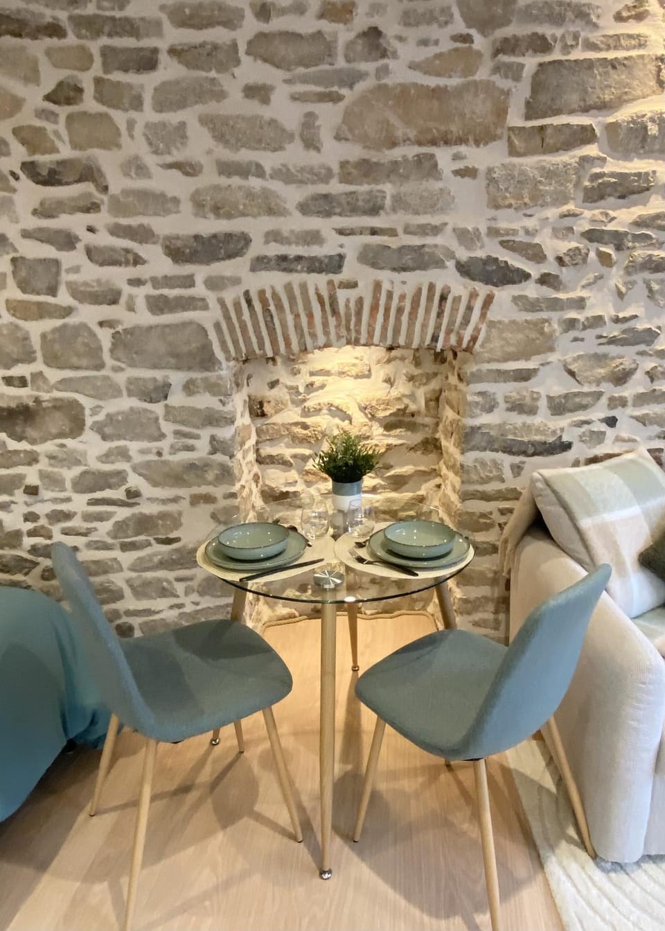 Seating area, Dining area