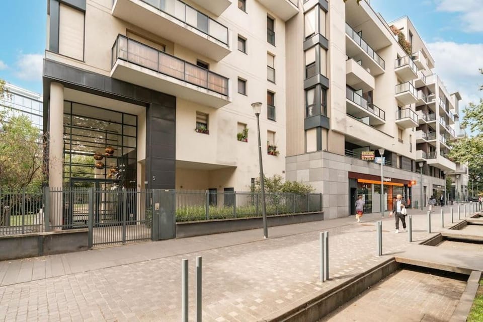 Appartement Fonctionnel Immeuble Neuf Apartment in Île-de-France