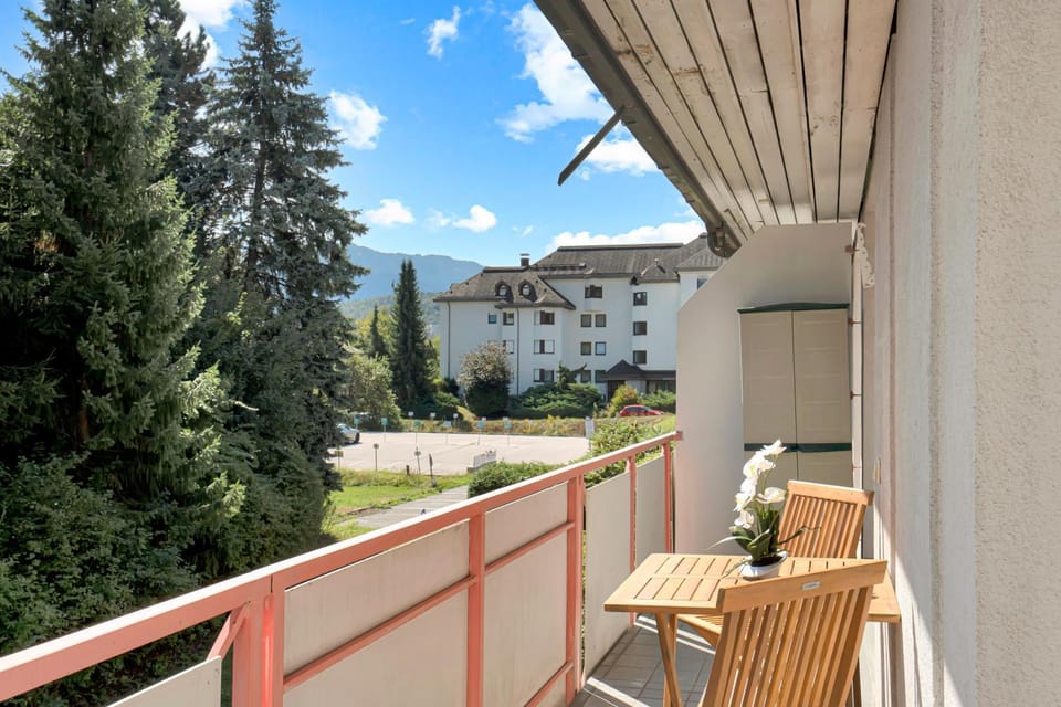 Property building, View (from property/room), Balcony/Terrace, Garden view