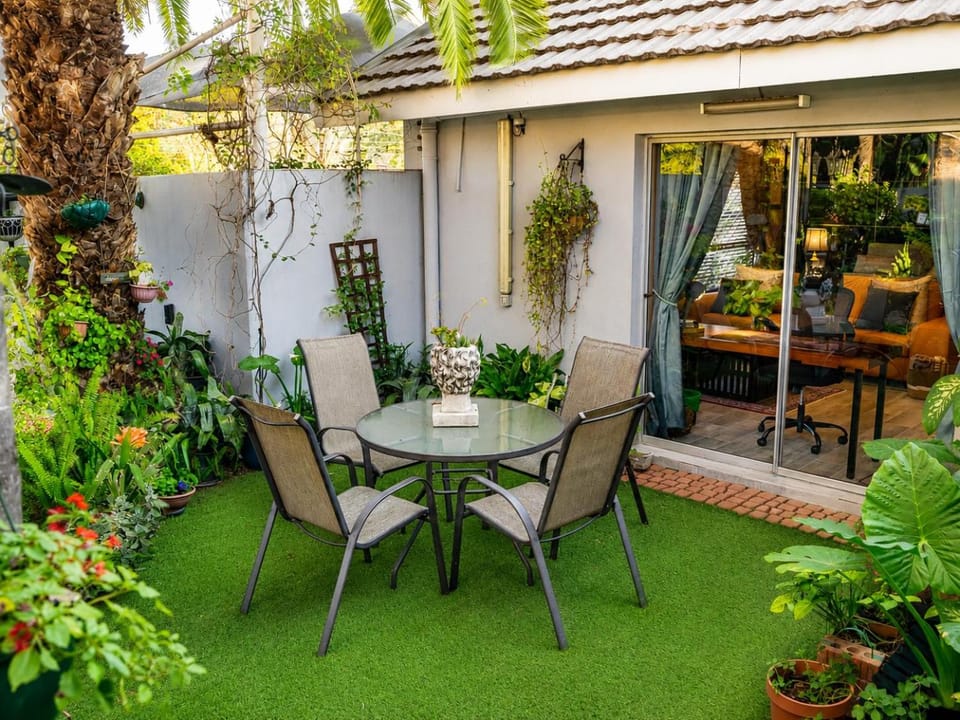 Garden, Seating area