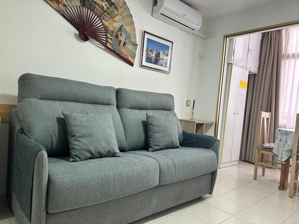 Living room, air conditioner