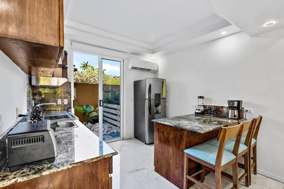 Gav10 Modern Pool Side Condo in Quiet Area of Tam Apartment in Tamarindo