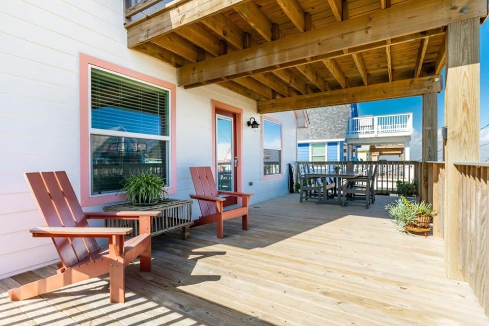 Seaside Sanctuary - Adorable Beach A-Frame, Decks! House in Surfside Beach