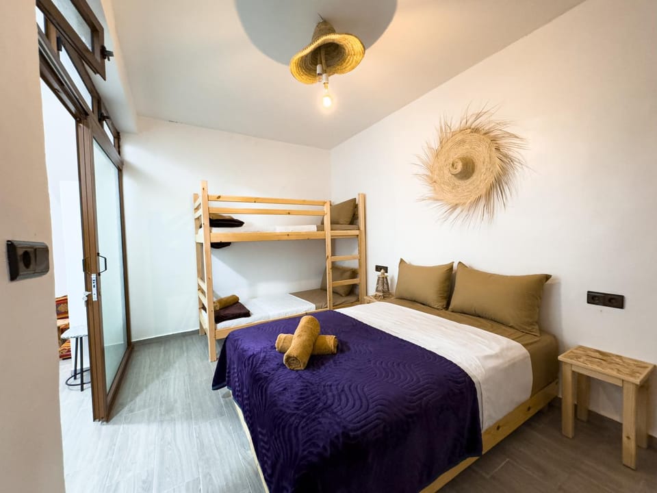 Bed, Photo of the whole room, Bedroom, bunk bed, towels