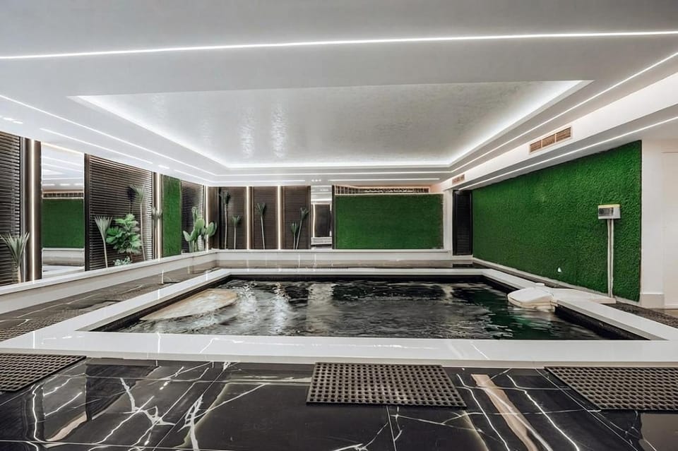 Pool view, Swimming pool