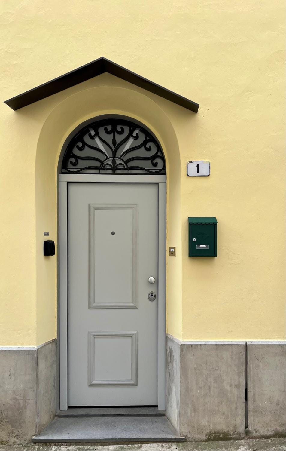 Property building, Facade/entrance