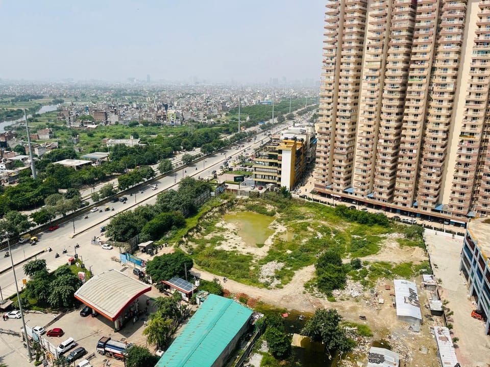 Royal orbit studio Apartment in Noida