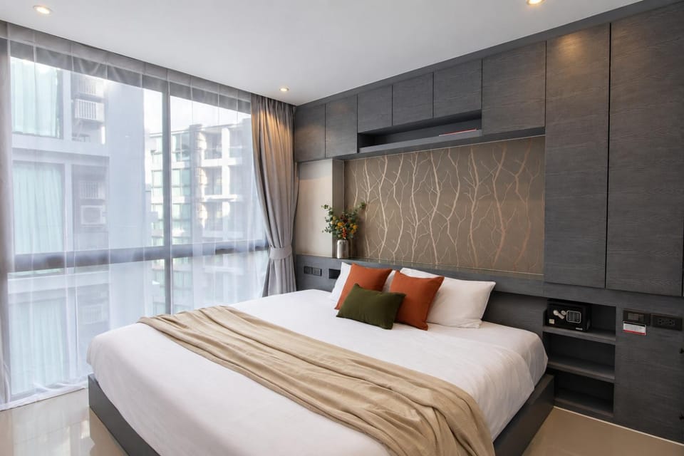 1BDR Rooftop bar The biggest gym Spa centre Apartment in Kamala