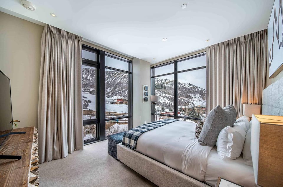 One Snowmass Residence Club 407 by Snowmass Mountain Lodging Apartment in Snowmass Village