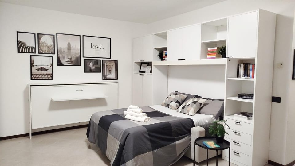 Living room, Photo of the whole room, Bedroom