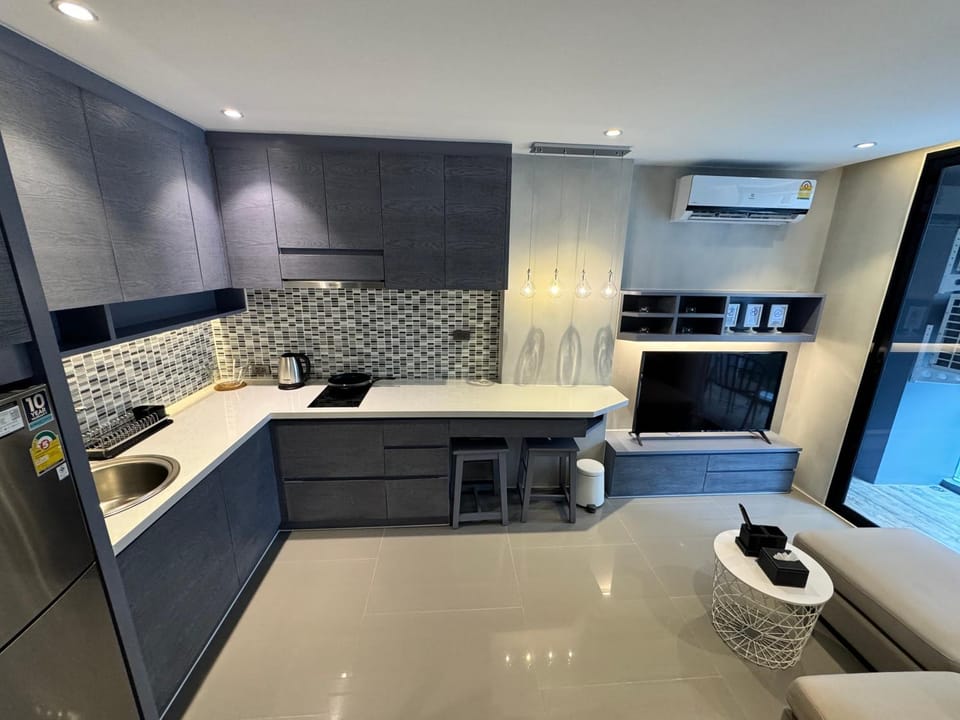 Kitchen or kitchenette, kitchen