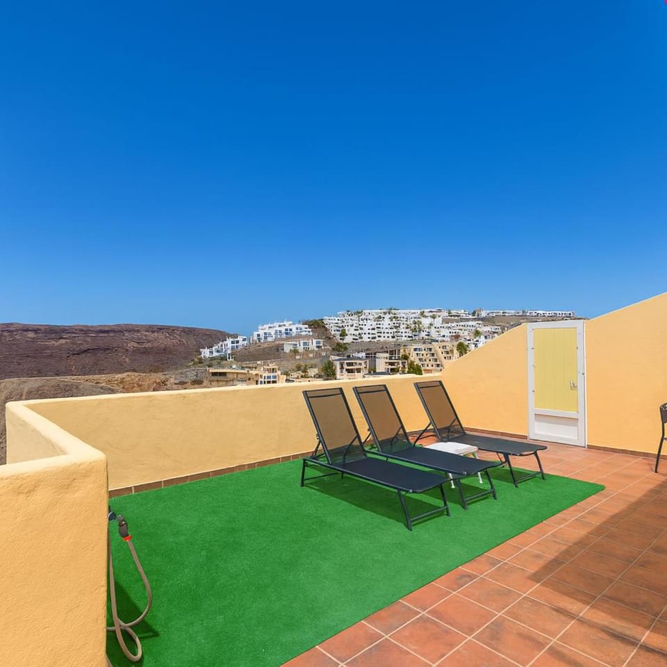 Private Solarium Home - Terrace & Beach Views House in Puerto Rico de Gran Canaria