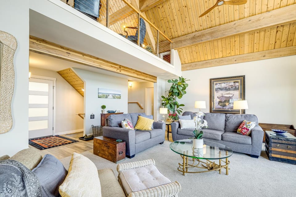 Bayfront Home w/ Private Beach in Poulsbo! House in Hood Canal